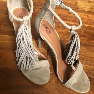 Fringe t-strap sandal